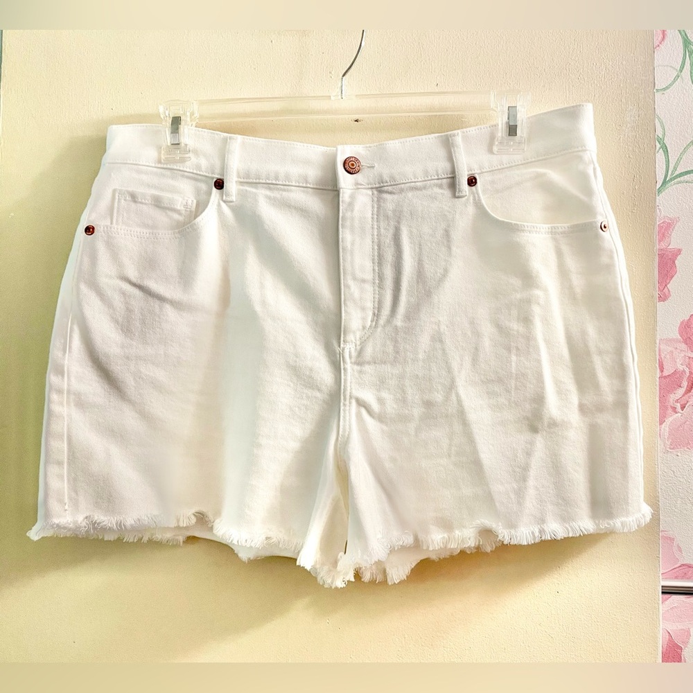 LOFT White Jean Shorts Frayed Hem
SIZE 14     **LIKE NEW**